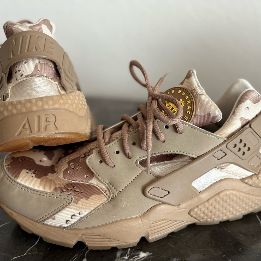 Men’s Nike Air Huarache Run Desert Camo 9.5